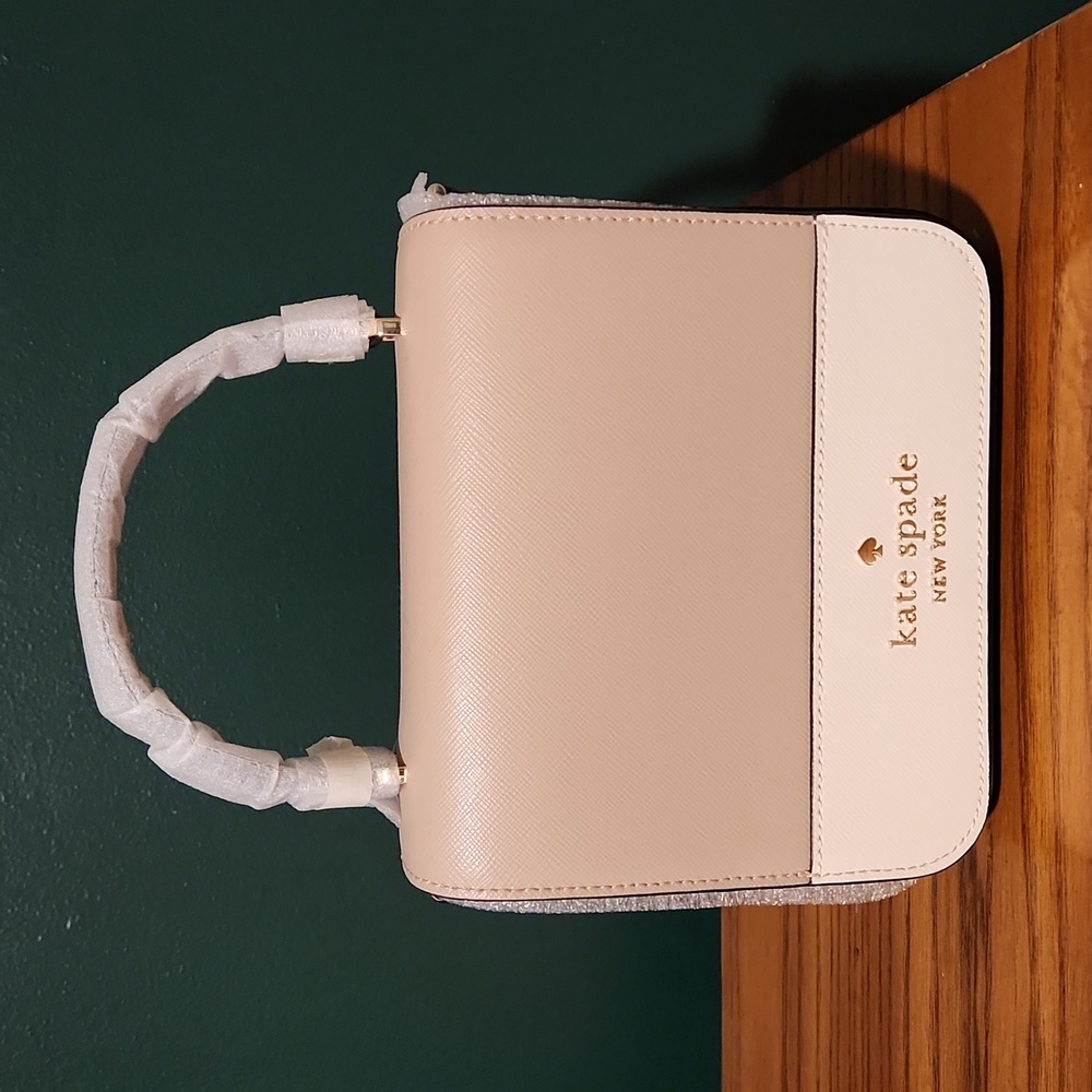New with tag Kate Spade square beige colorblock hand bag